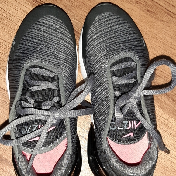 Nike airmax 270 (GS) girls 12c - Picture 2 of 7